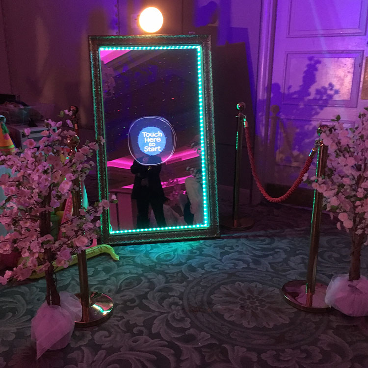 mirror photo booth rentals in atlanta.